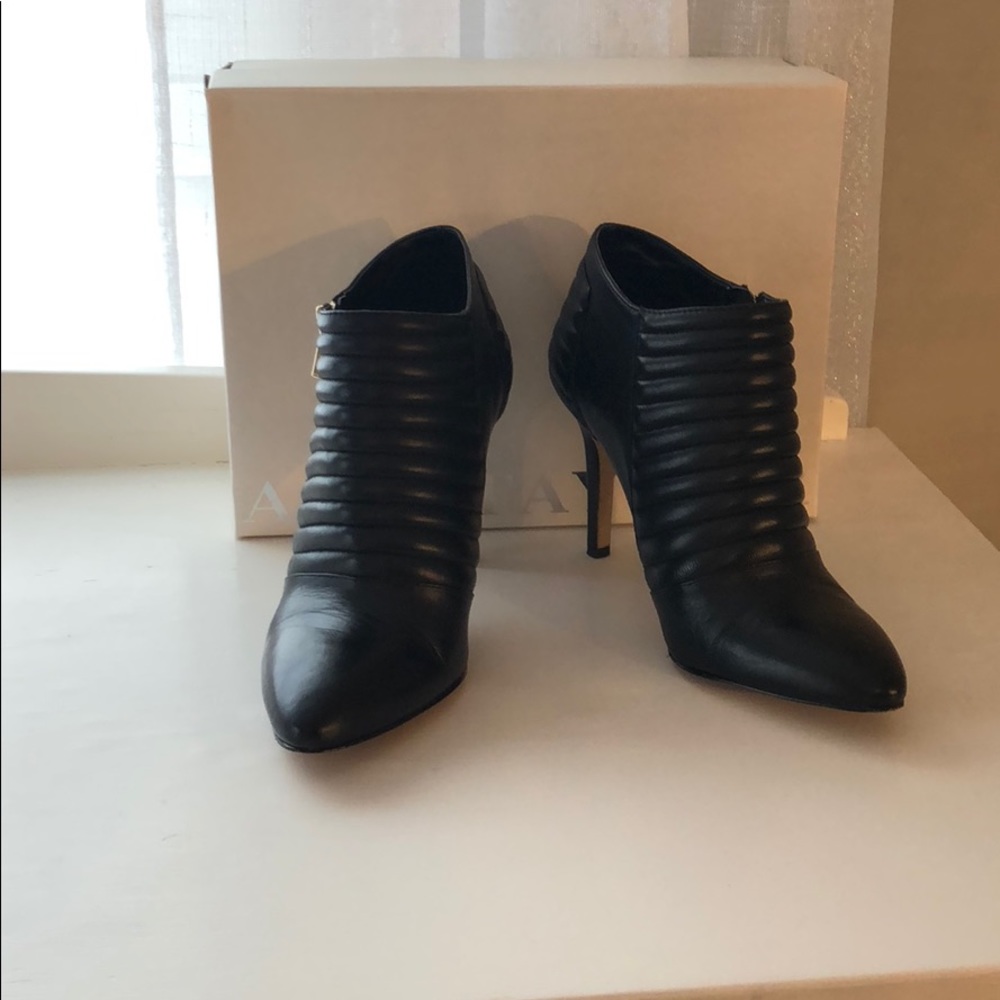 Booty heels *Ann Taylor* - Picture 2 of 8